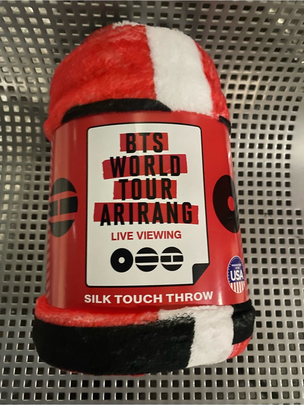 BTS World Tour Arirang Red & White Silk Touch Throw Blanket New Sealed with Tags